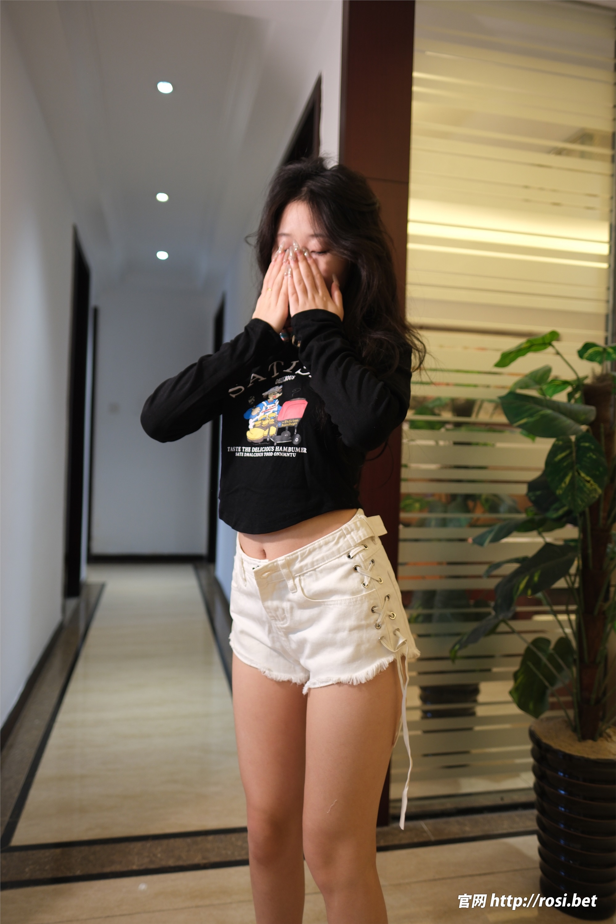 ROSI写真 2025.10.30 NO.5078